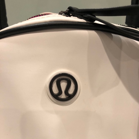 Lululemon Sweat Once A Day Bag ~ White ~ Handles - Picture 2 of 16